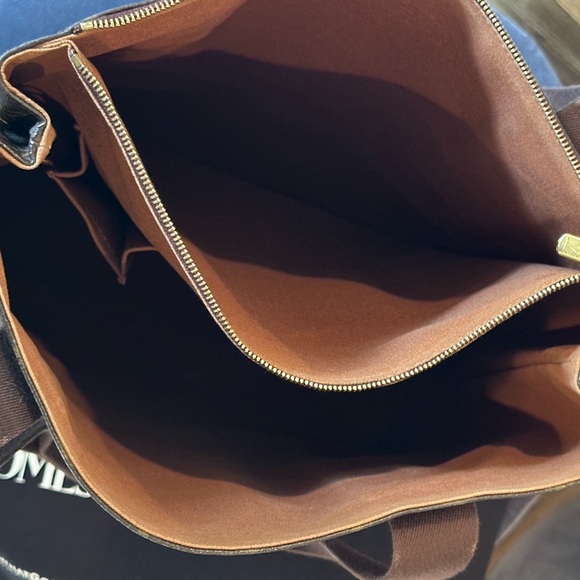 Louis Vuitton
Cabas Beaubourg Monogram Canvas - Picture 6 of 11